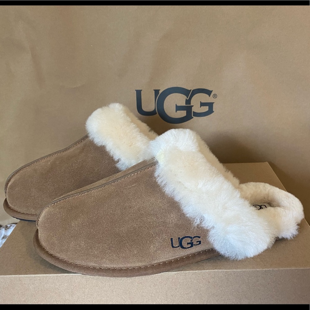 New, Women’s Ugg Slippers Size 10